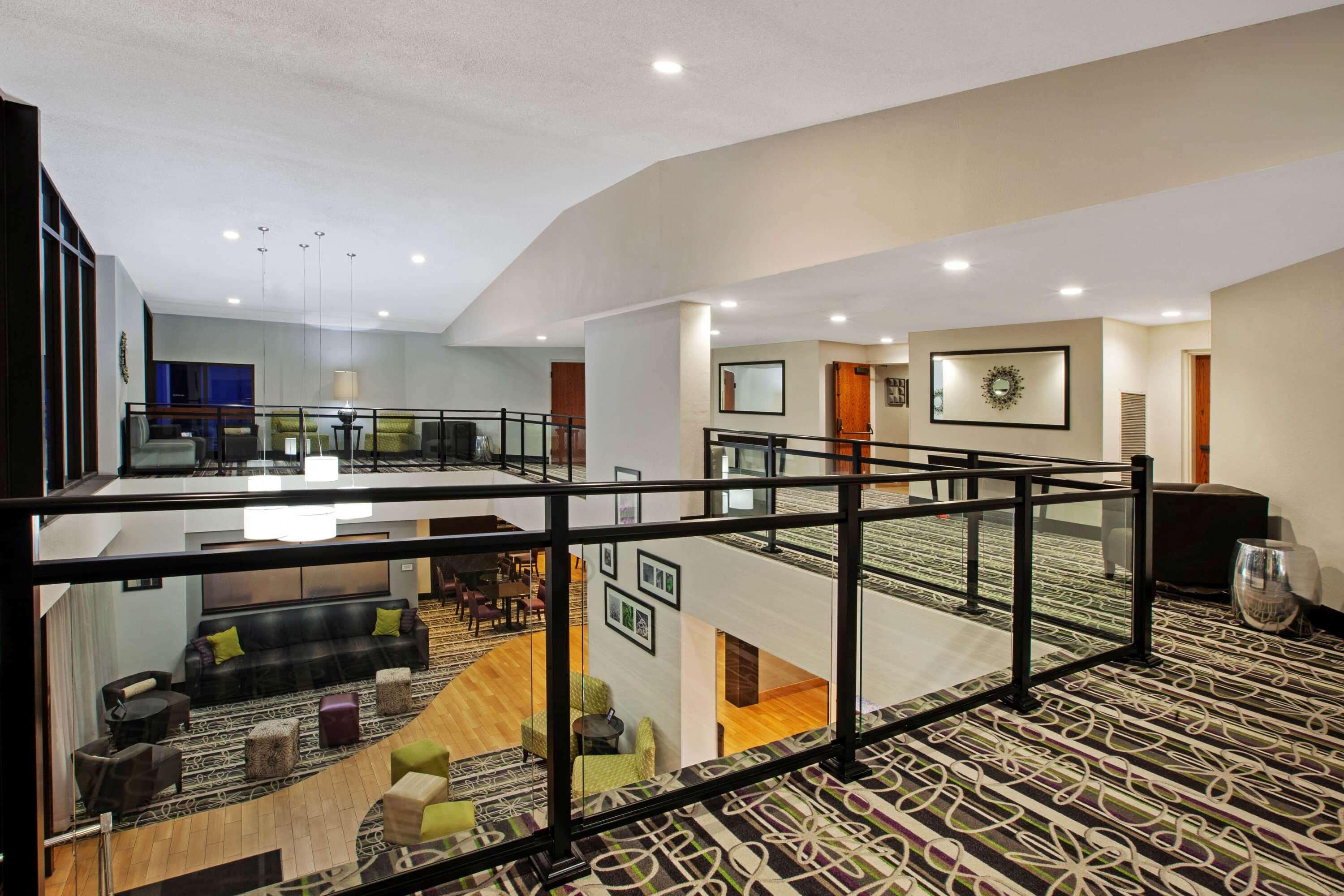 La Quinta Inn & Suites By Wyndham Detroit Metro Airport Ромулус Экстерьер фото